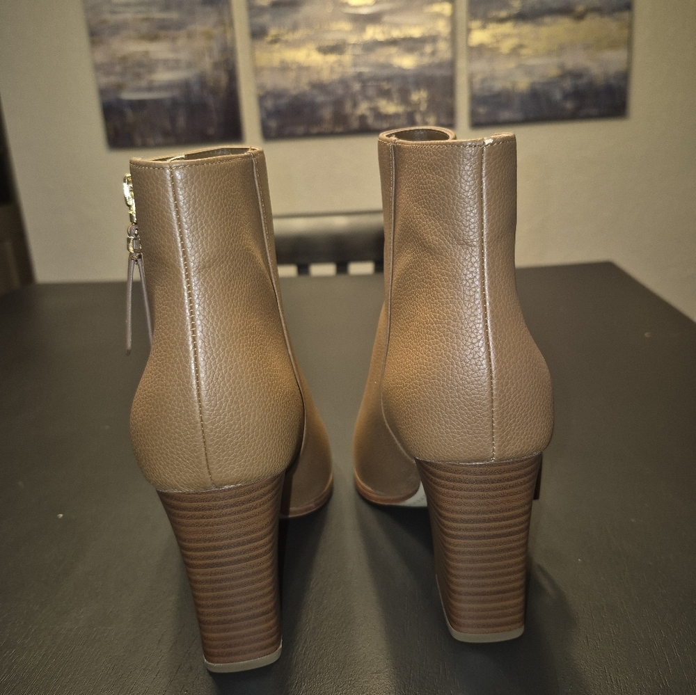 MICHAEL KORS ankle Boots - Picture 5 of 9